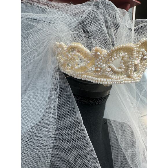 Vintage Pearl Beaded Crown Wedding Vail